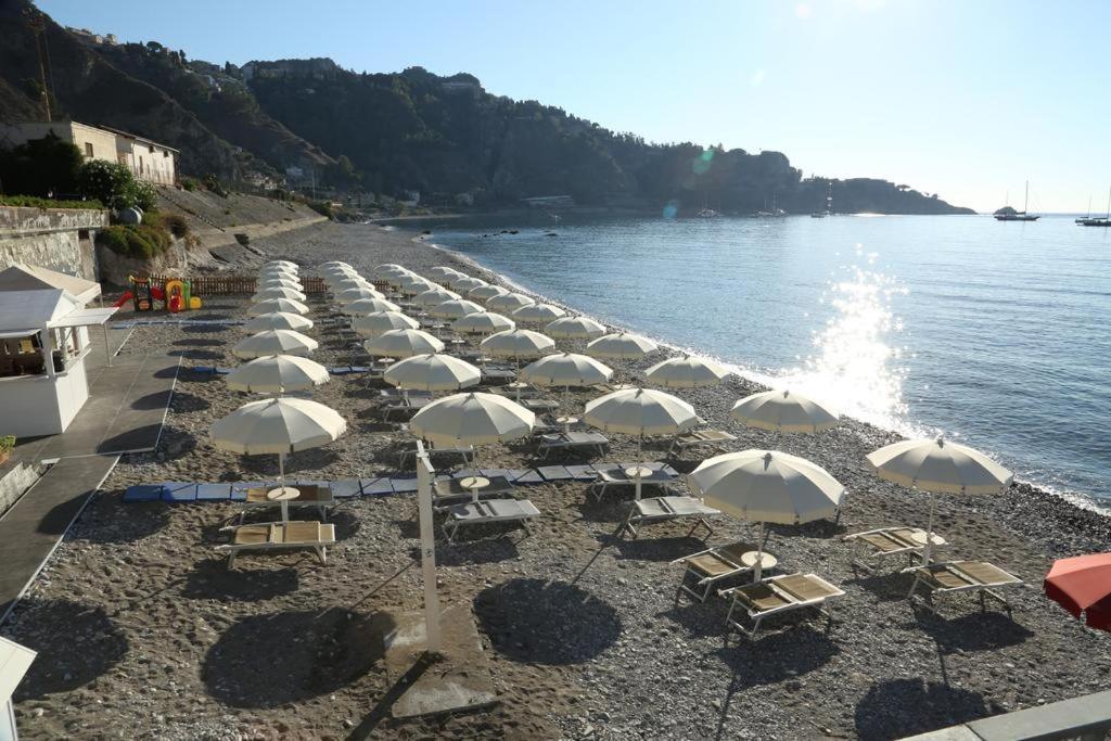 Il Cantone Del Faro Giardini Naxos Exterior foto