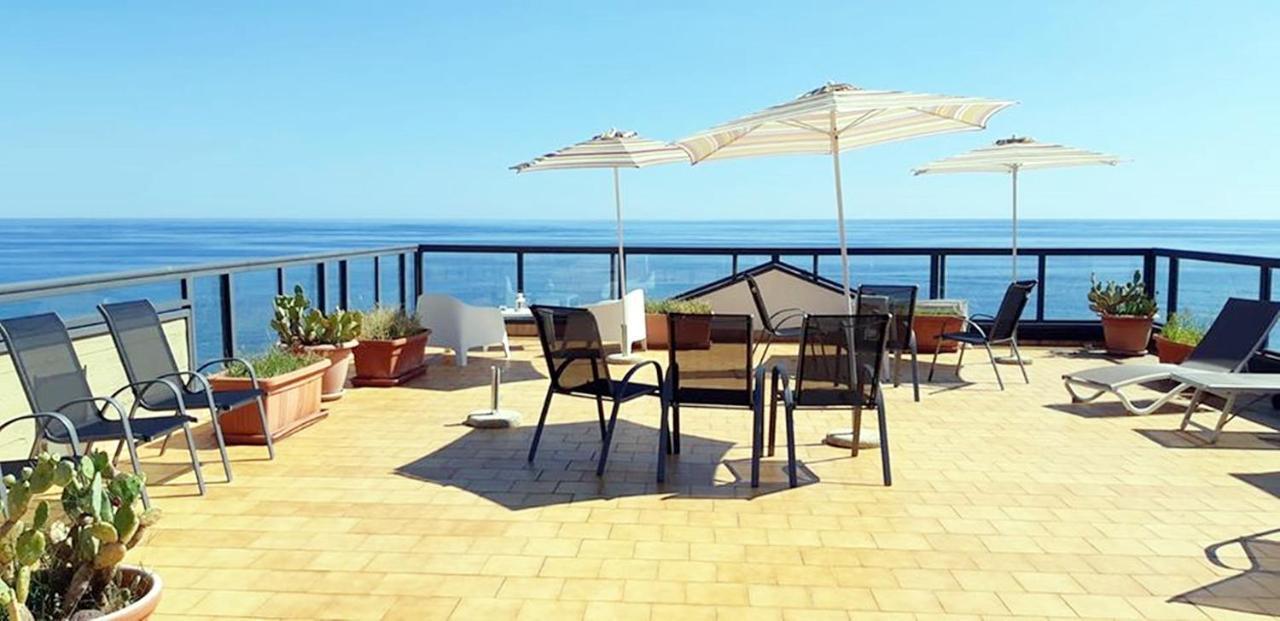 Il Cantone Del Faro Giardini Naxos Exterior foto